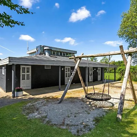 Holiday home Lovely In With Kitchen Hampen